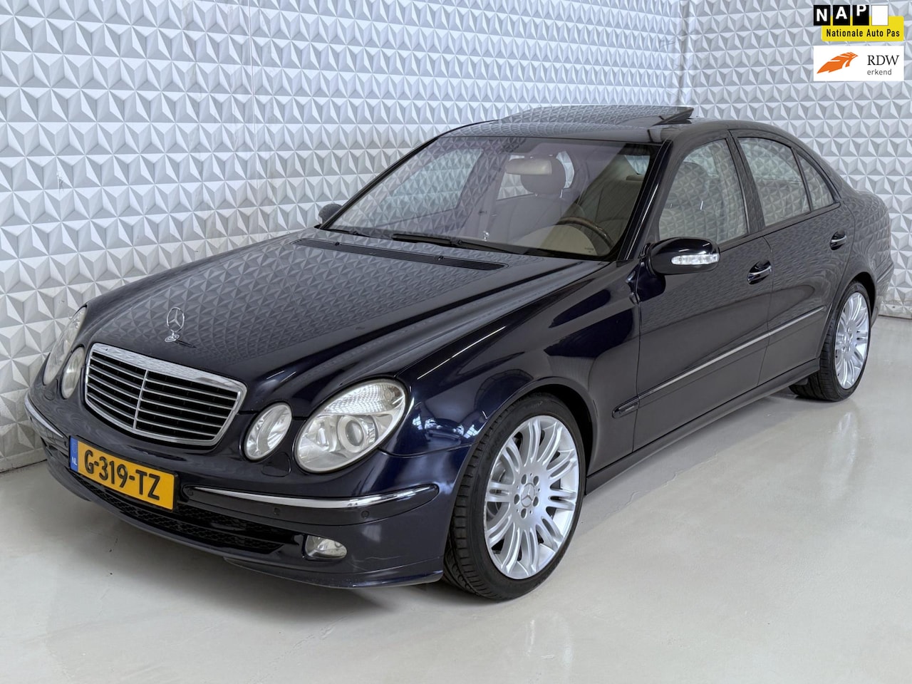 Mercedes-Benz E-klasse - 500 500 ( E500 ) Avantgarde V8 / 195.000km (2003) - AutoWereld.nl