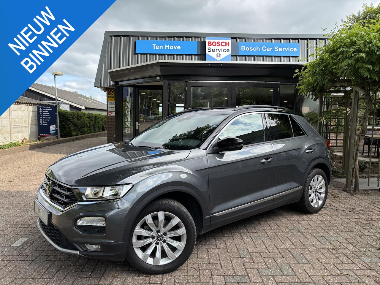 Volkswagen T-Roc - 1.5 TSI DSG Sport Navi Trekhaak Stoelver. - AutoWereld.nl