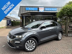 Volkswagen T-Roc - 1.5 TSI DSG Sport Navi Trekhaak Stoelver