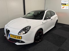 Alfa Romeo Giulietta - 1.4 Turbo MultiAir Super 2017 150PK CARBON/RVSUITLAAT/BOSE/18"/CLIMA/CRUISE/ALCANTARA/TOPS