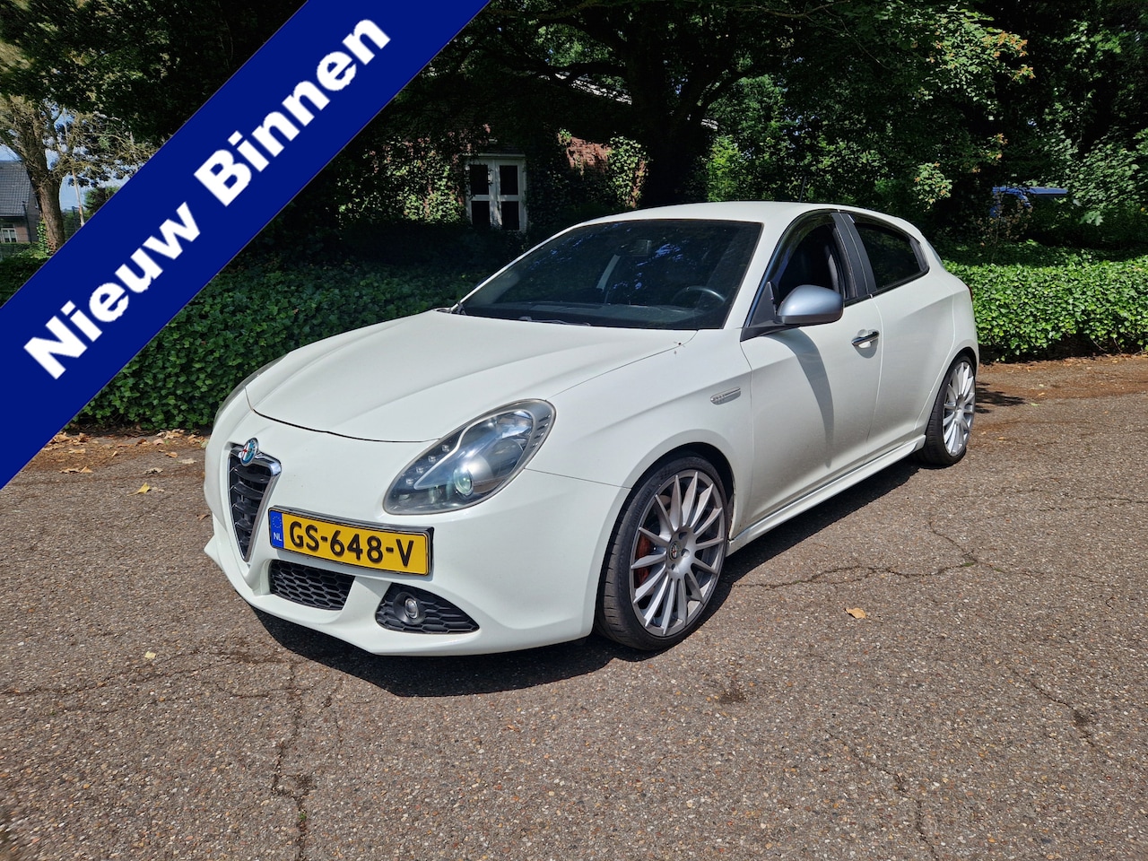 Alfa Romeo Giulietta - 1.4 T Distinctive 1.4 T Distinctive, ZEER mooi, ond. historie, 19 inch, Sportuit., - AutoWereld.nl
