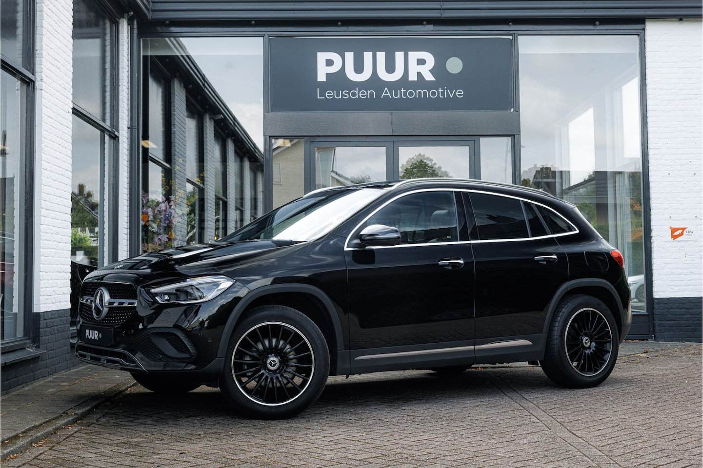 Mercedes-Benz GLA-Klasse - 200 Aut. Premium Plus Pano - Camera - Elektrische Zetels - AutoWereld.nl