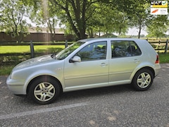 Volkswagen Golf - 2.0 Highline