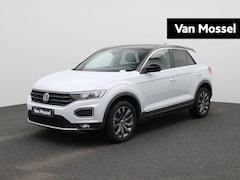 Volkswagen T-Roc - 1.5 TSI Sport 150 PK | Automaat | Stoelverwarming | Automatische Airco | Navigatie | 1 Inc