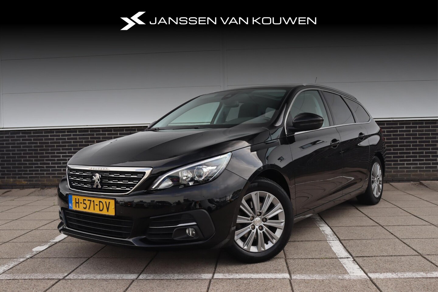 Peugeot 308 SW - 1.2 PureTech Blue Lease Premium Trekhaak Navigatie Panoramadak - AutoWereld.nl