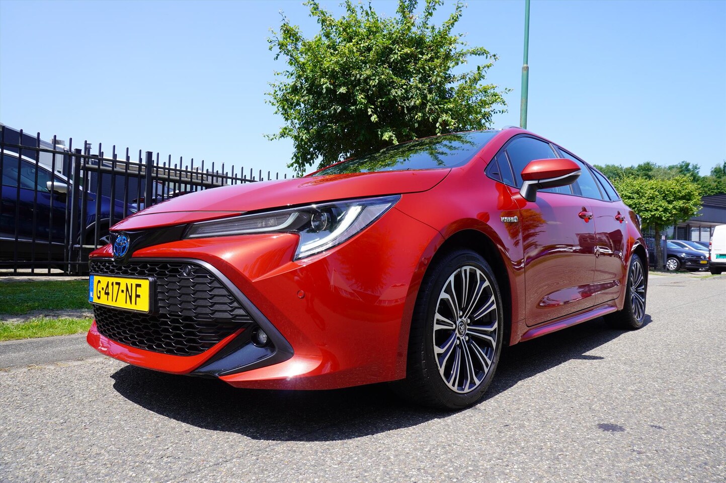 Toyota Corolla Touring Sports - 2.0 Hybrid 184pk CVT Business Intro Navigatie Multi Media Trekhaak - AutoWereld.nl