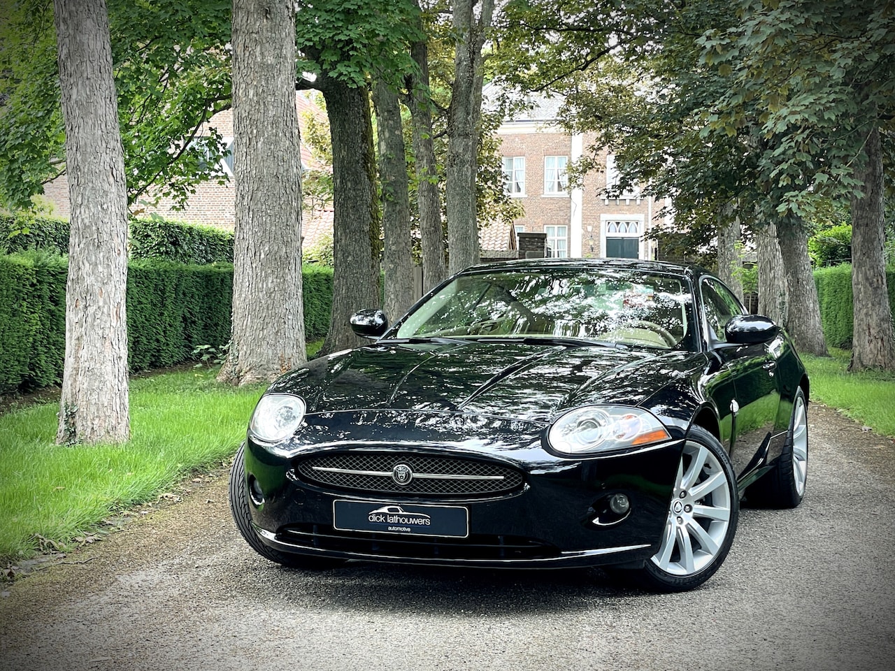 Jaguar XK - 4.2 V8 Coupé / YOUNGTIMER / ALCANTARA HEMEL / XK SPECIALIST / - AutoWereld.nl