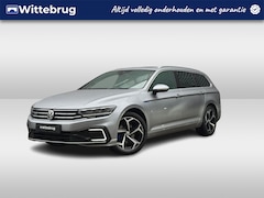 Volkswagen Passat Variant - 1.4 TSI PHEV 218PK GTE Business / Panoramadak / Zwenkbare Trekhaak / Achteruitrijcamera /