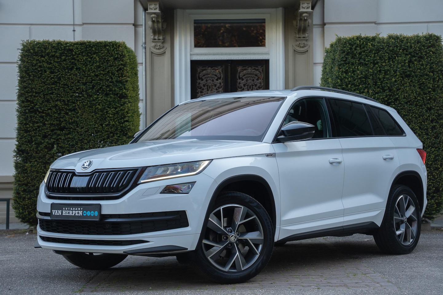 Skoda Kodiaq - 1.5 TSI Sportline Business Trekhaak | Adaptive | Keyless | 360 Cam | Virt. Cockpit - AutoWereld.nl