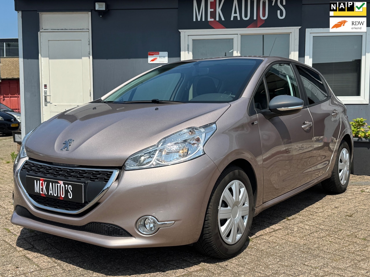 Peugeot 208 - 1.2 PureTech Style|Airco|Cruise|Navi|Dealer Onderhouden| - AutoWereld.nl