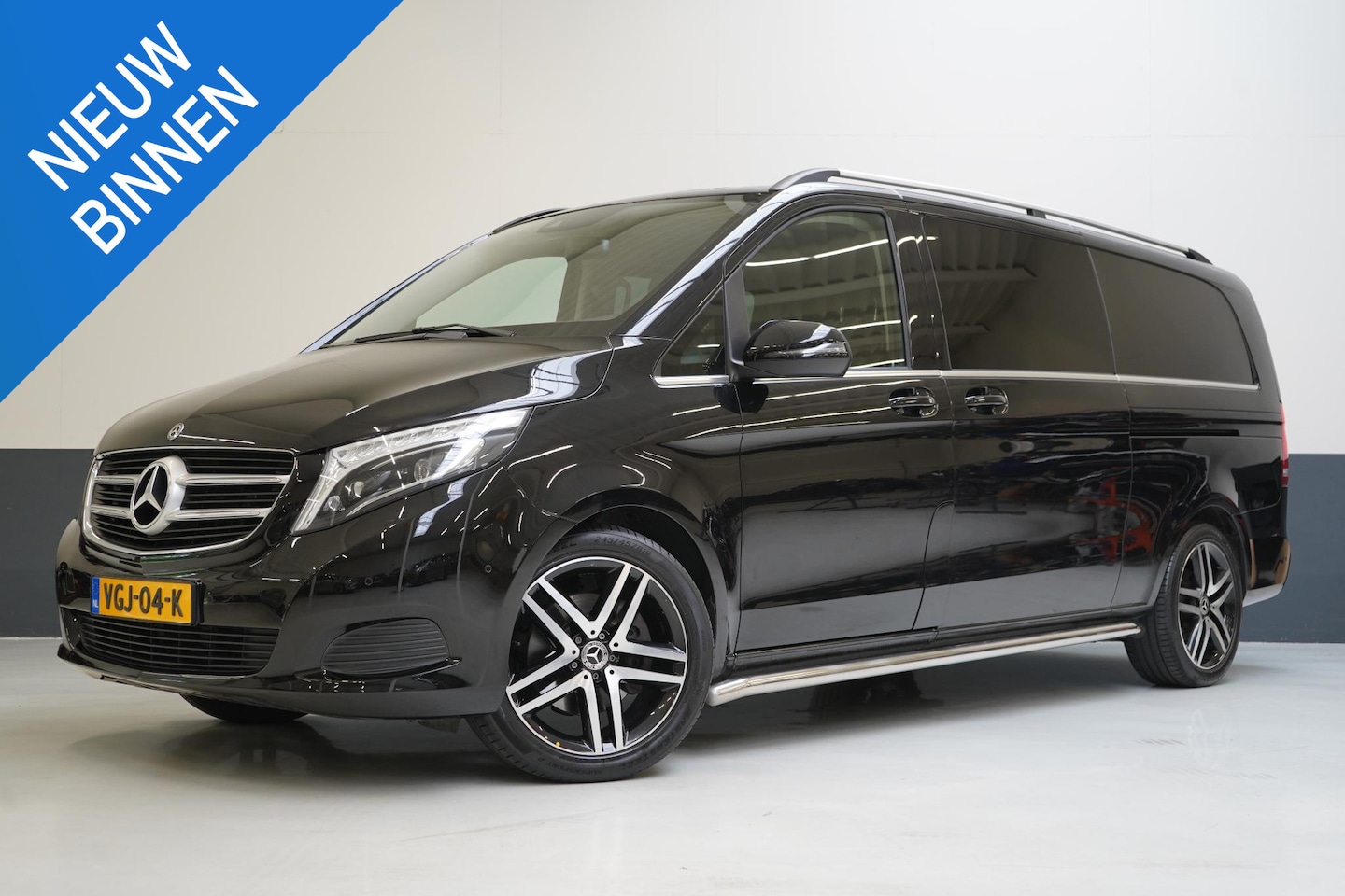 Mercedes-Benz V-klasse - 250d 4-MATIC Extra Lang DC | Leder | Trekhaak | Camera | Navigatie | Stoelverwarming - AutoWereld.nl