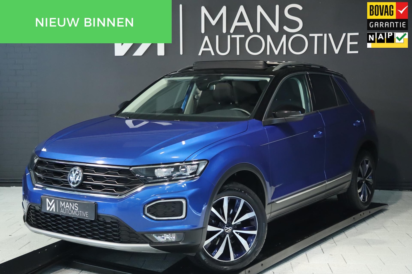 Volkswagen T-Roc - 1.5 TSI / PANODAK / VIRTUAL / DODEHOEK / ACC / CAMERA - AutoWereld.nl