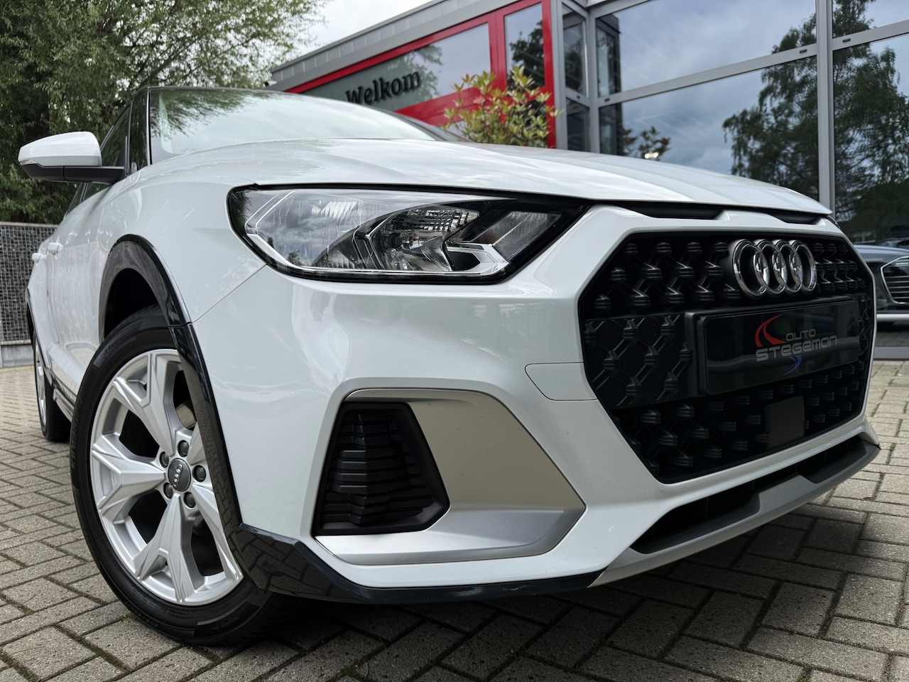 Audi A1 citycarver - 25 TFSI *!* NAVI/ CARPLAY/ 17 INCH/ STOELVERWARMING/ PDC *!* - AutoWereld.nl