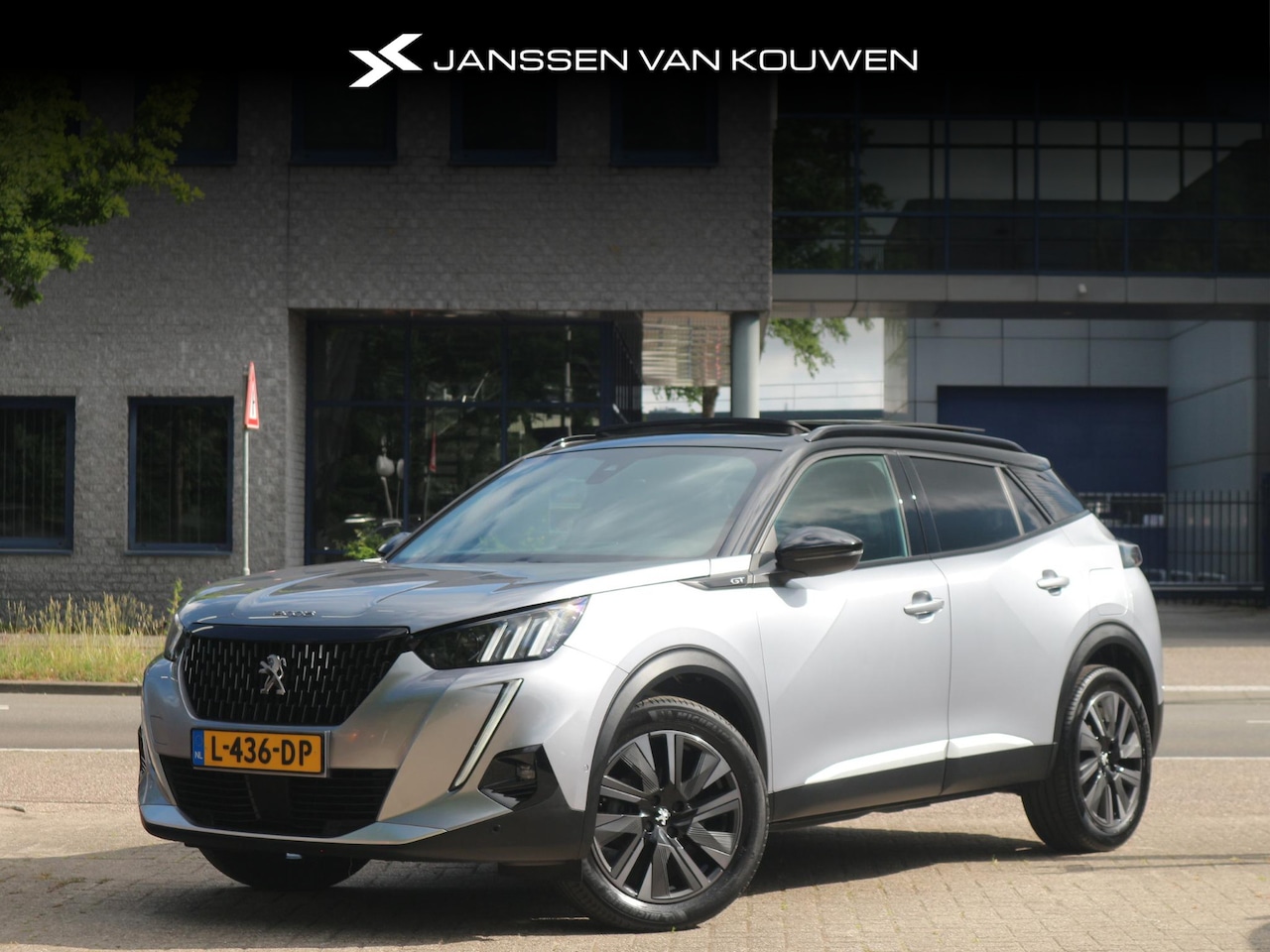 Peugeot 2008 - 1.2 PureTech GT Pack / Automaat / Panoramadak / Leder / Massage - AutoWereld.nl