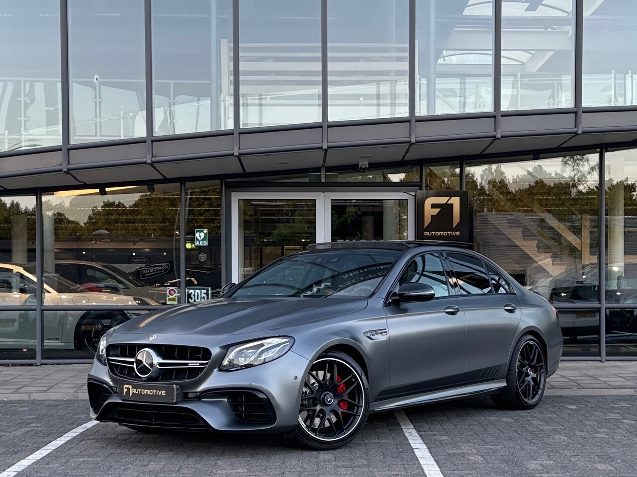 Mercedes-Benz E-klasse - AMG 63 S 4M+ Pano|Burmest 3D|HuD|Kuip - AutoWereld.nl