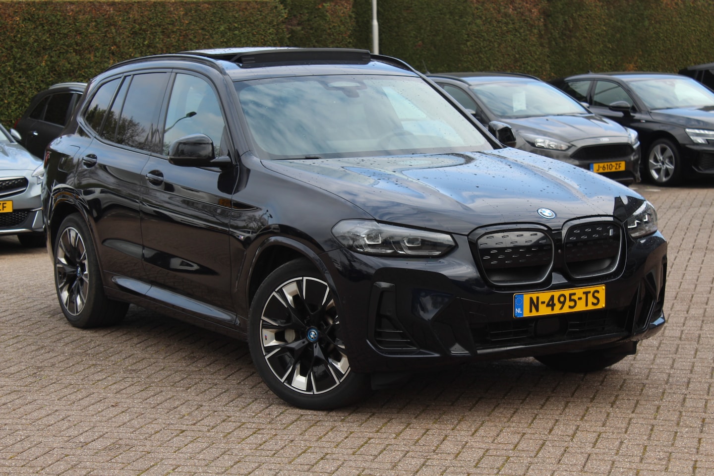 BMW iX3 - High Executive 80 kWh / SoH 99% / Trekhaak / Panoramadak / 360Camera / Head-up / 20'' / Le - AutoWereld.nl