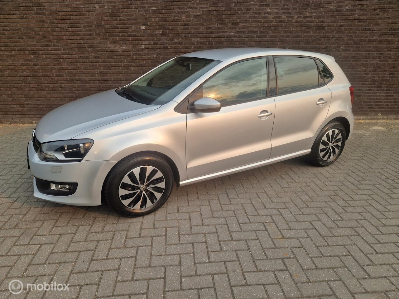 Volkswagen Polo - 1.2 MATCH|Airco|StoelVerwarming|PDC| - AutoWereld.nl