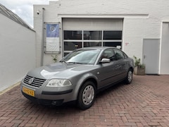 Volkswagen Passat - 2.0 Cruisecontrol/Airco/Elect.ramen/Mistlampen