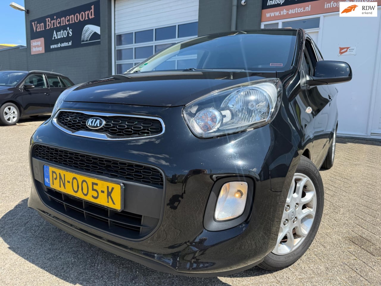 Kia Picanto - 1.0 CVVT DynamicLine 5 drs en bluetooth telefoon / medoa en airco - AutoWereld.nl