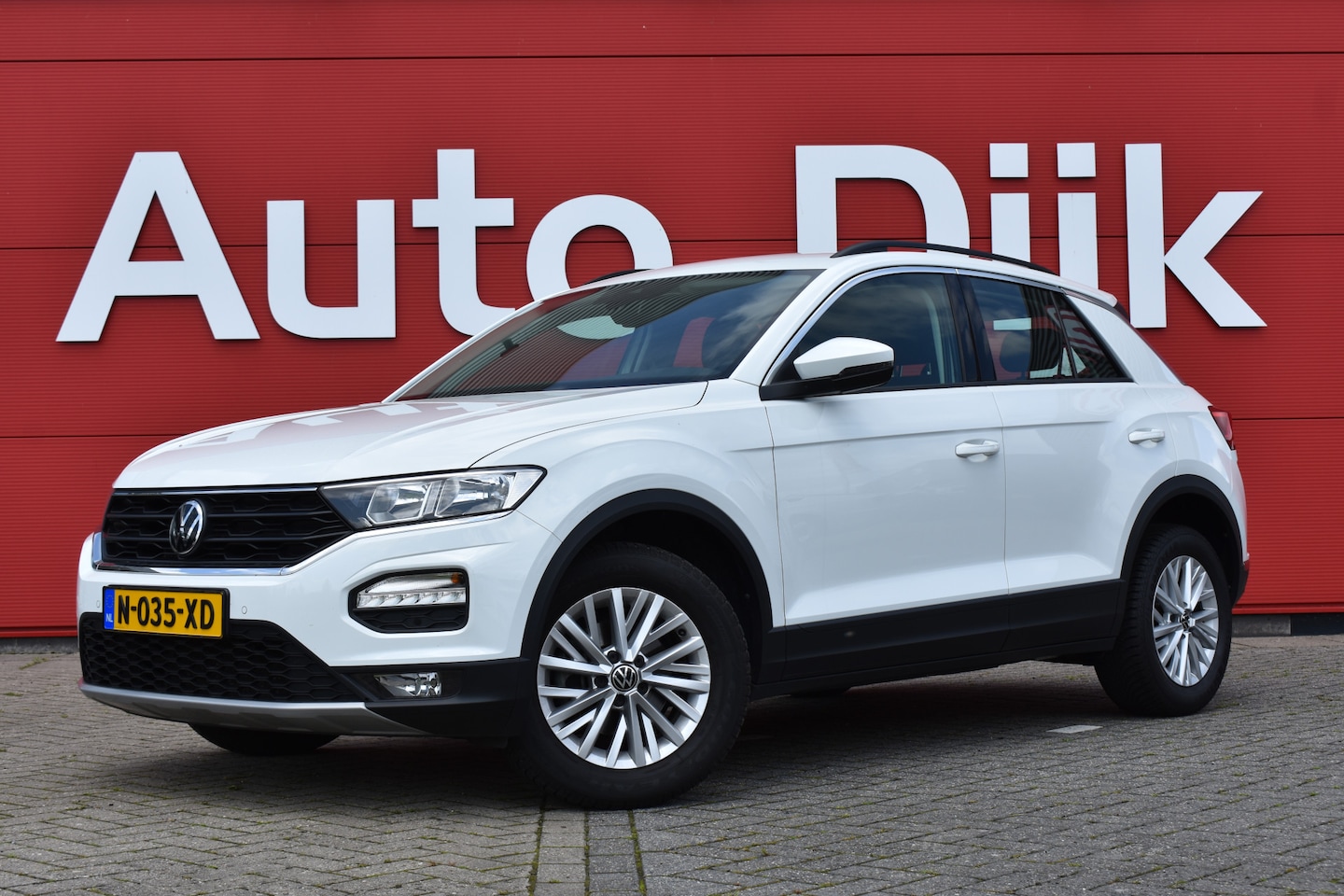 Volkswagen T-Roc - 1.0 TSI Style Carplay | Adapt. Cruise | Navi | Clima | DAB | PDC V+A | LMV - AutoWereld.nl