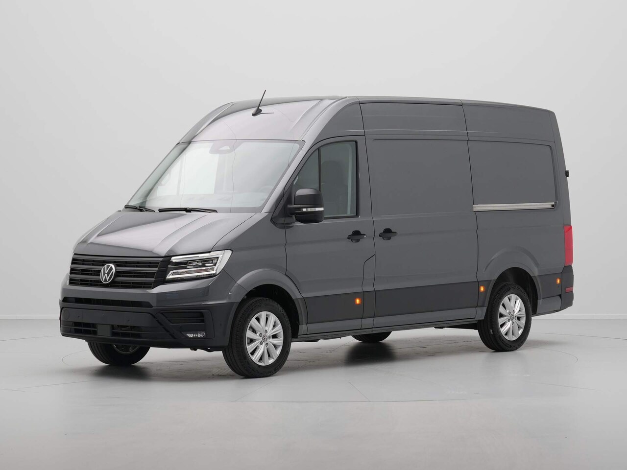 Volkswagen Crafter - 2.0 TDI 103kW 140PK GVW 3.5T L3H3 Exclusive AUT BPM vrij! Operational Lease vanaf € 990,- - AutoWereld.nl