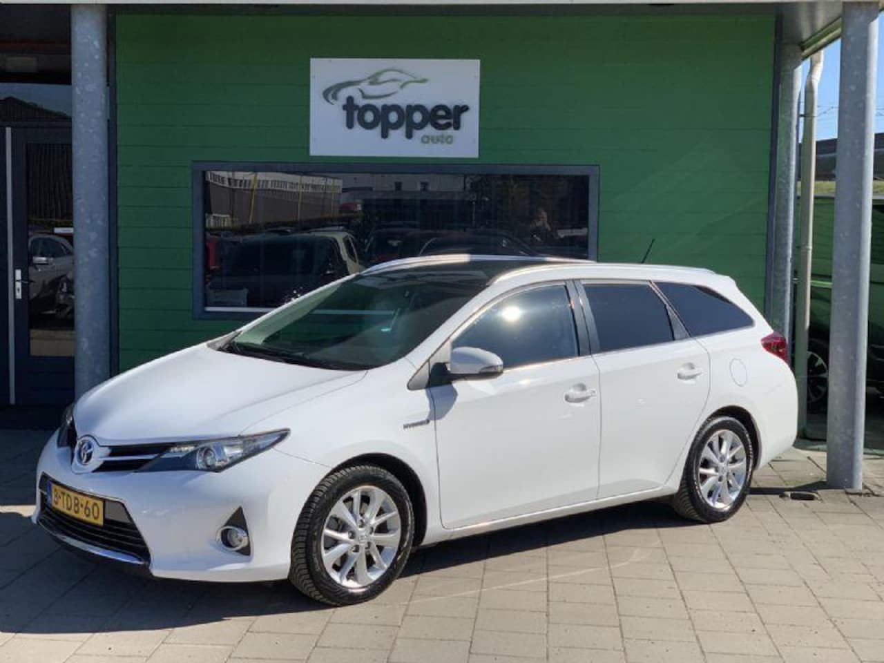 Toyota Auris Touring Sports - 1.8 Hybrid Lease | Navigatie | CruiseControl | PanoramaDak | - AutoWereld.nl