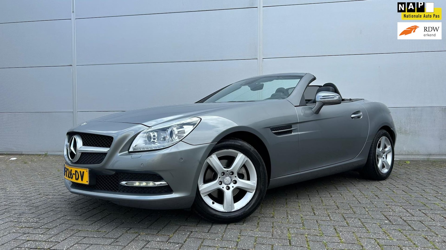 Mercedes-Benz SLK-klasse - 200 Aut, LED, Pano, Navi - AutoWereld.nl