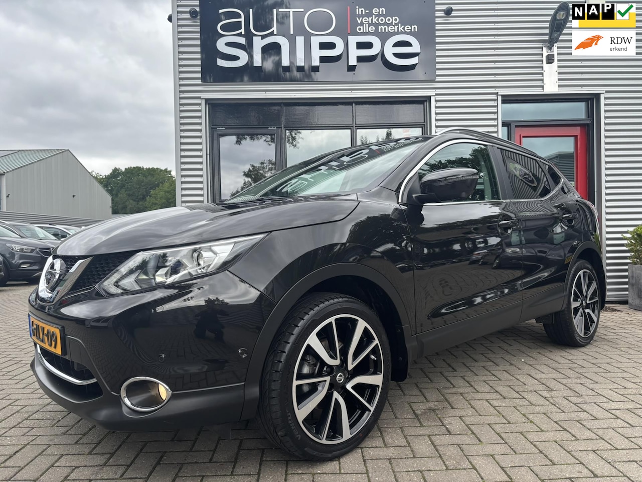 Nissan Qashqai - 1.6 Tekna -TREKHAAK-1500 KG TREKGEWICHT-CLIMA-VOLLEDER-STOELVERWARMING-PANORAMADAK-KEYLESS - AutoWereld.nl