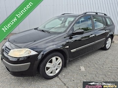 Renault Mégane Grand Tour - 1.6-16V Privilège Luxe
