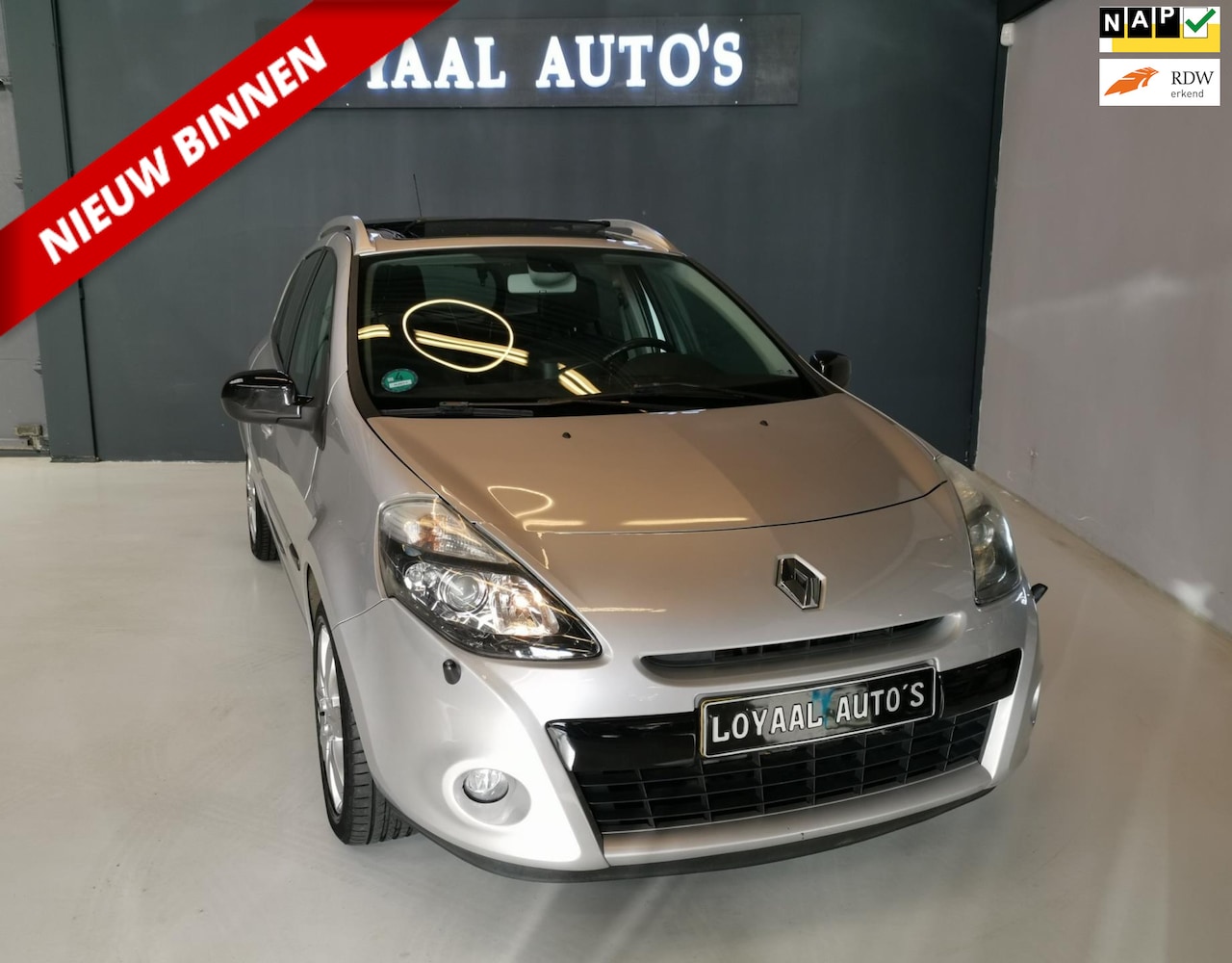 Renault Clio Estate - 1.6-16V 20th Anniversary | AUT | PANO | NAVI | AIRCO | CRUISE | TREKHAAK | PDC | NAP | APK - AutoWereld.nl
