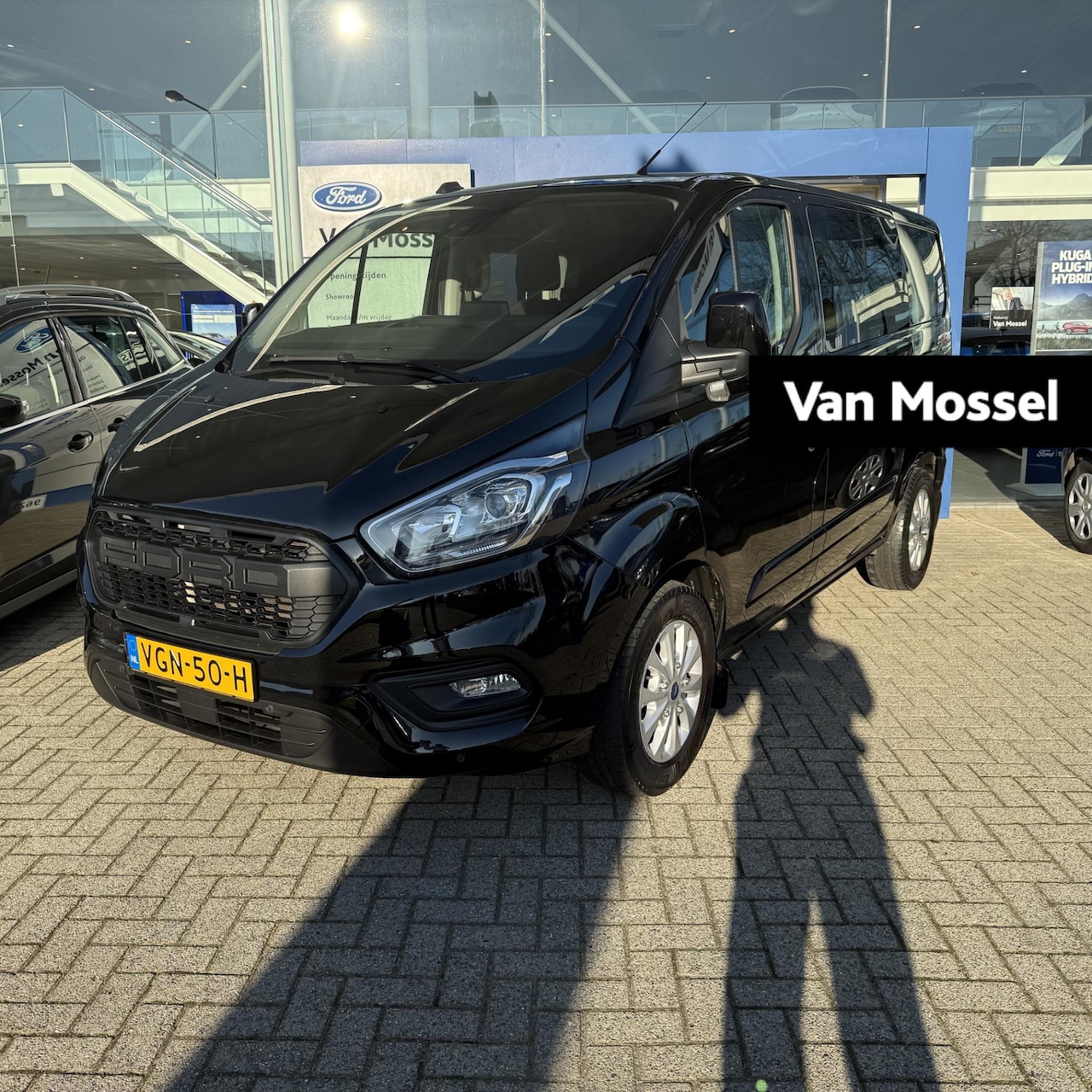Ford Transit Custom - 280 2.0 TDCI L1H1 Limited DC | Winter Pack | Trekhaak | LMV | Achteruitrijcamera - AutoWereld.nl