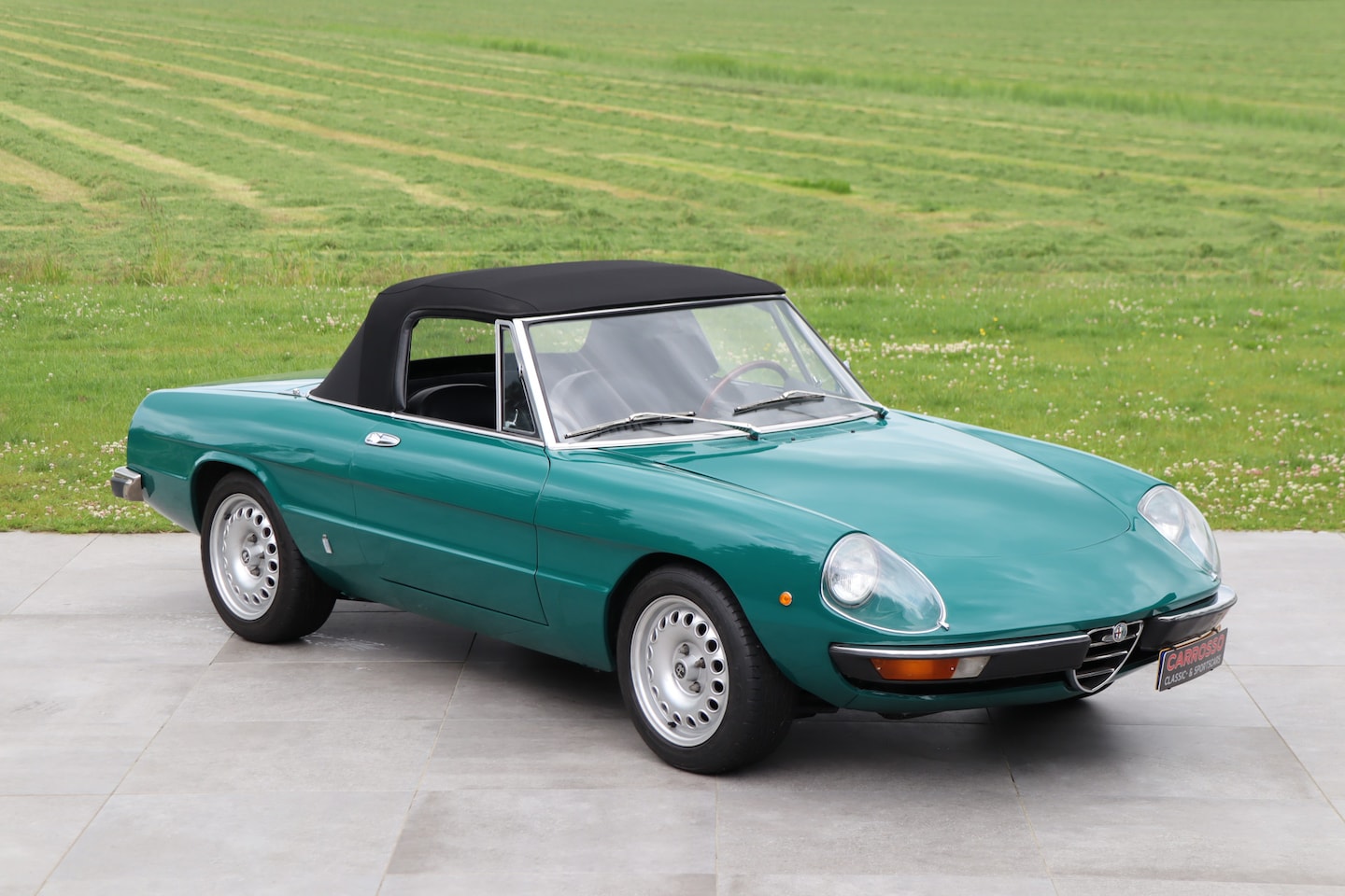 Alfa Romeo Spider - 2000 Veloce - Restored, Pino Verde - AutoWereld.nl