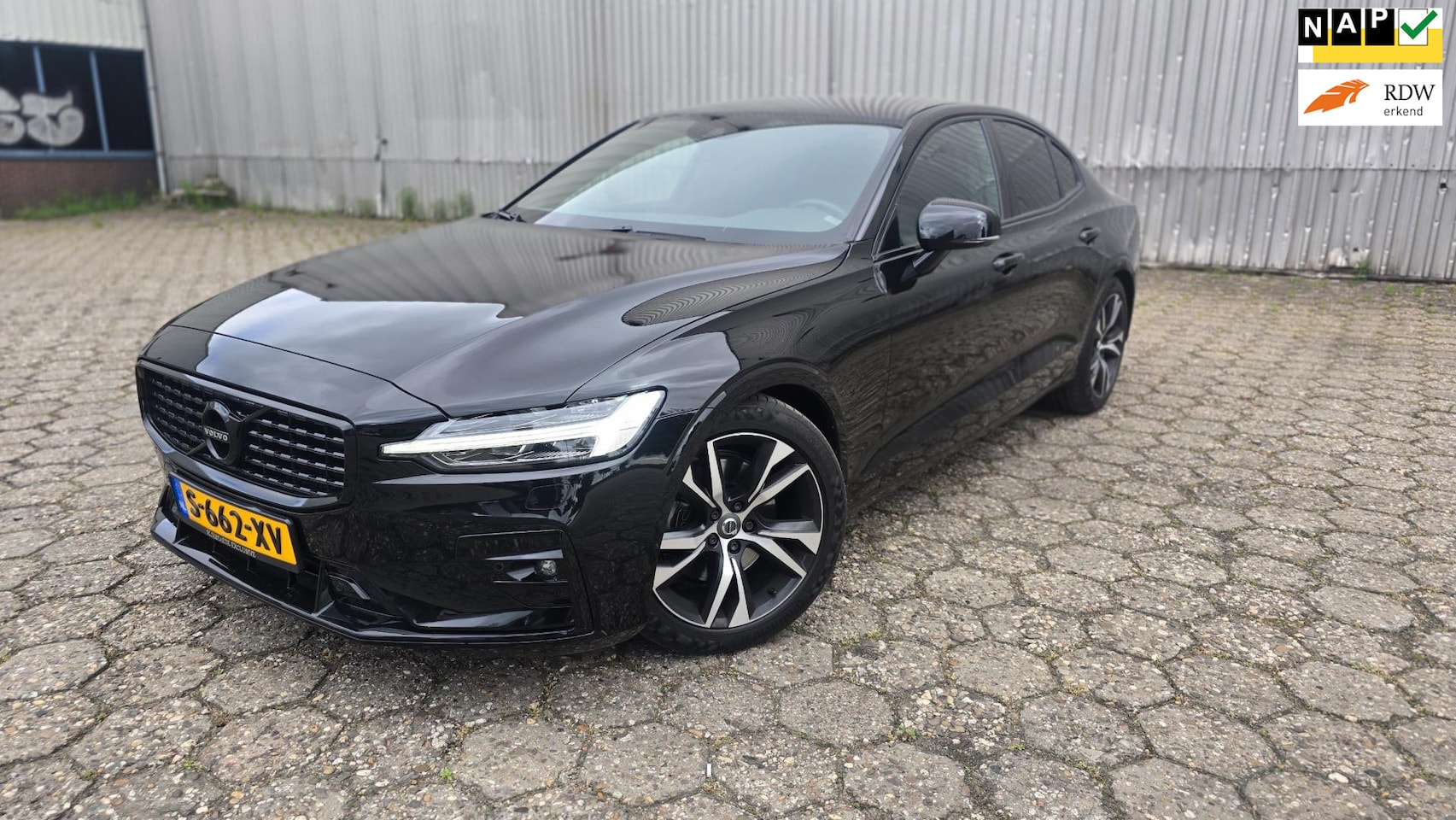 Volvo S60 - 2.0 T4 R-Design 2.0 T4 R-Design - AutoWereld.nl