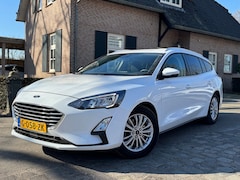 Ford Focus Wagon - 1.5 120pk autom Tit Bns ecc, navi, lmv, cruise, pdc, chroom, dglas
