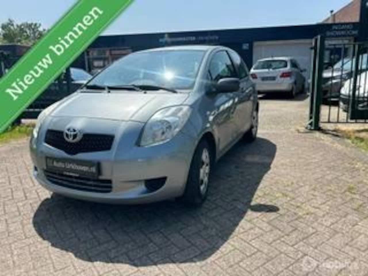 Toyota Yaris - 1.3 VVT-i Sol 1.3 VVTi Sol - AutoWereld.nl