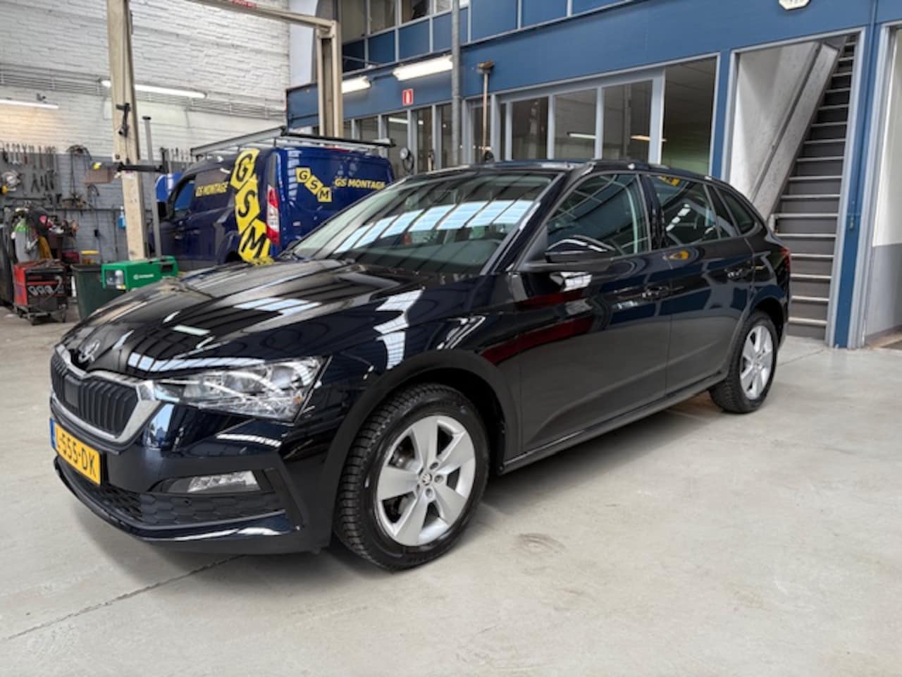 Skoda Scala - 1.0 TSI Greentech 110pk DSG-7 Ambition | Apple carplay / Android auto | Airco | Cruise con - AutoWereld.nl