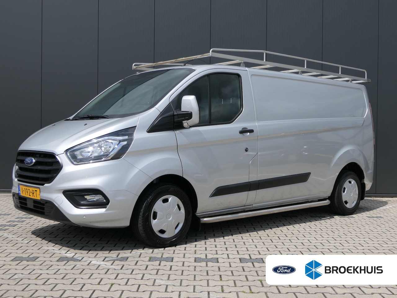 Ford Transit Custom - 300 2.0 TDCI L2H1 Trend | Betimmering | Imperiaal | Sidebars | Navigatie | Cruise Control - AutoWereld.nl