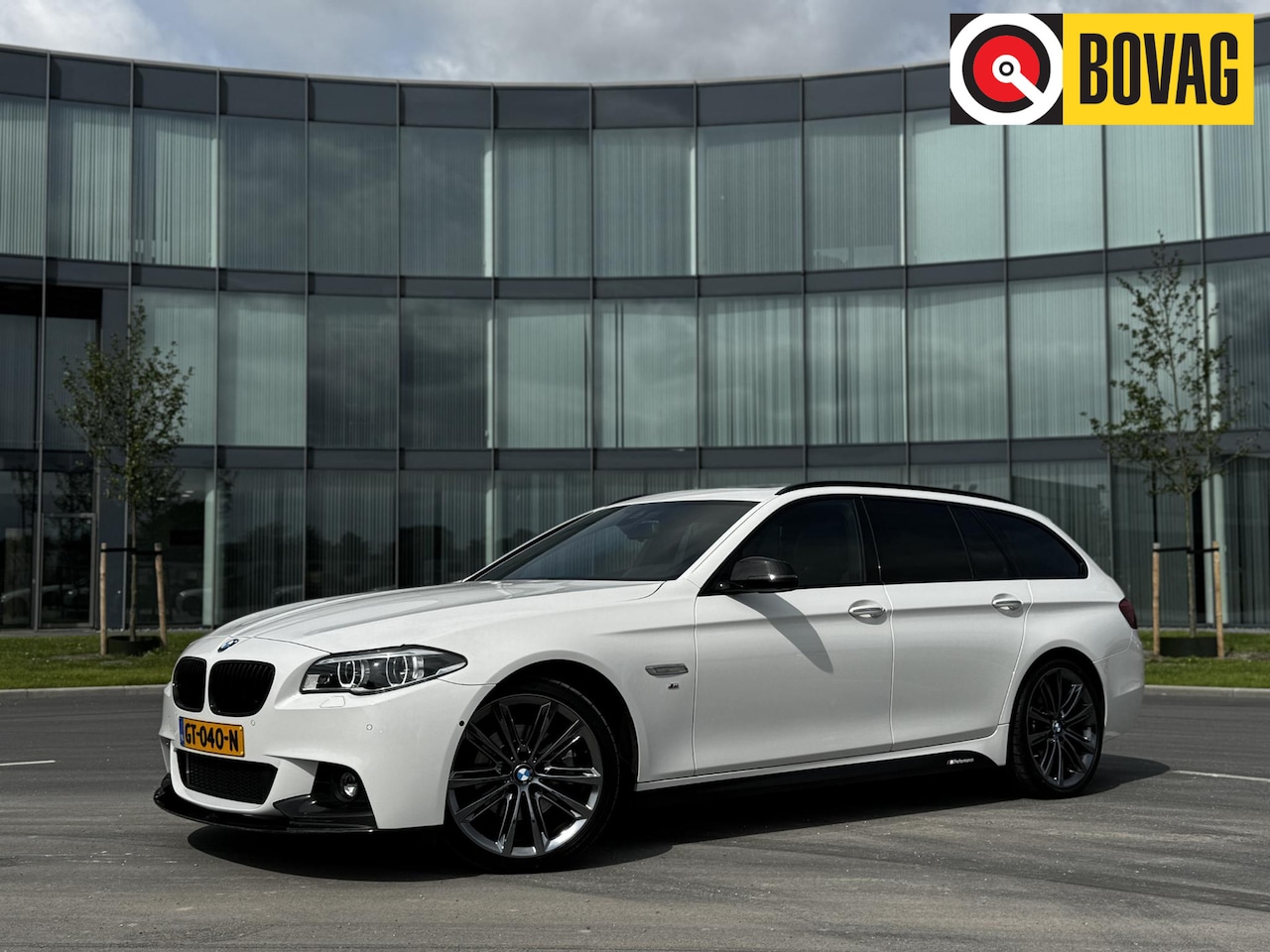 BMW 5-serie Touring - 520i High Executive HUD Memory panorama 360 camera keyless en nog veel meer - AutoWereld.nl