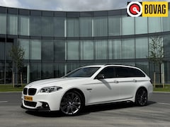 BMW 5-serie Touring - 520i High Executive HUD Memory panorama 360 camera keyless en nog veel meer