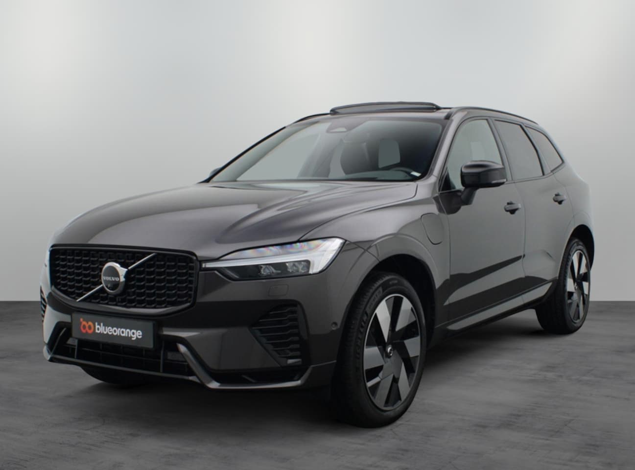 Volvo XC60 - 2.0 T6 Plug-in hybrid AWD Plus Dark 350PK Aut. Pano-Schuifdak, H - AutoWereld.nl