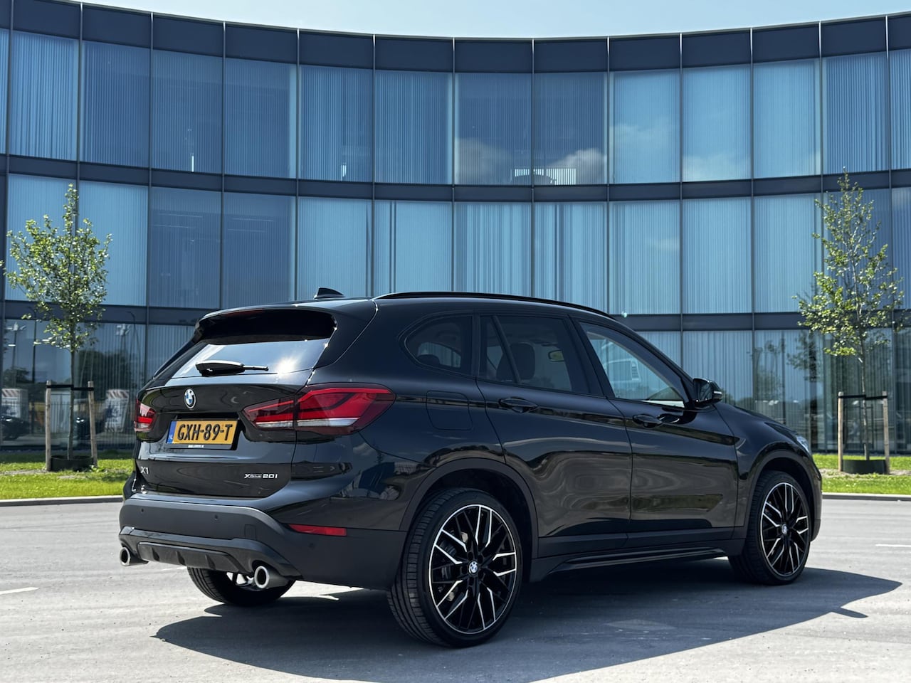 BMW X1 - xDrive20i High Executive Sportline - AutoWereld.nl