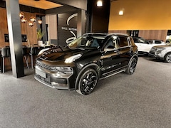 Lynk & Co 01 - 1.5 Black Edition/360/Pano