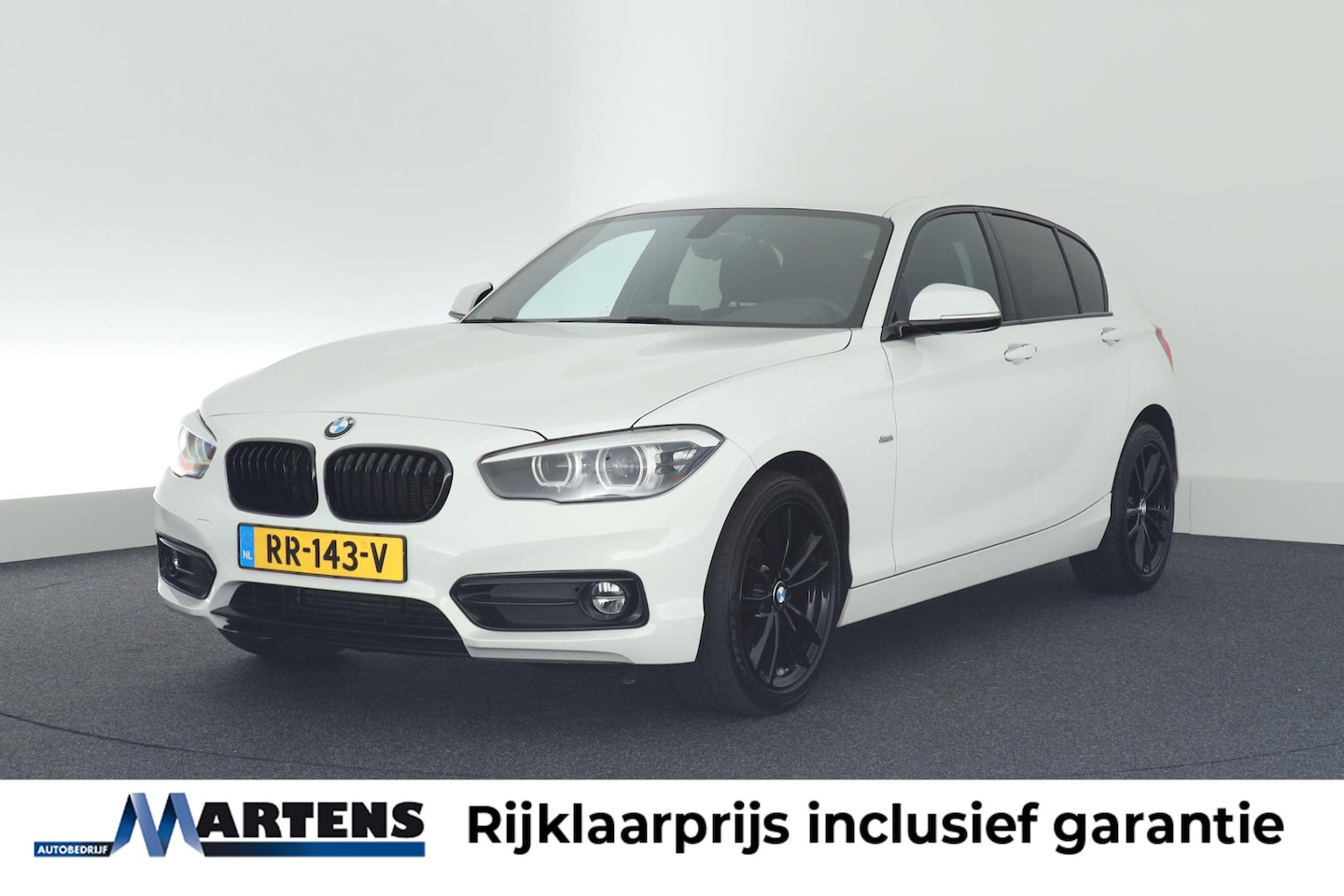 BMW 1-serie - 116i 110pk Edition Sport Line Shadow Executive Led Navigatie - AutoWereld.nl