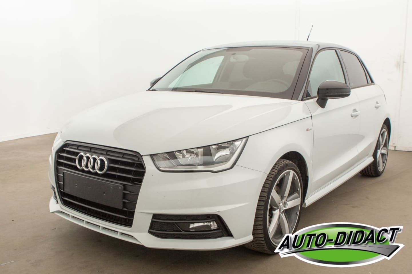 Audi A1 - 1.0 TFSI 93.350 km Airco Navi - AutoWereld.nl