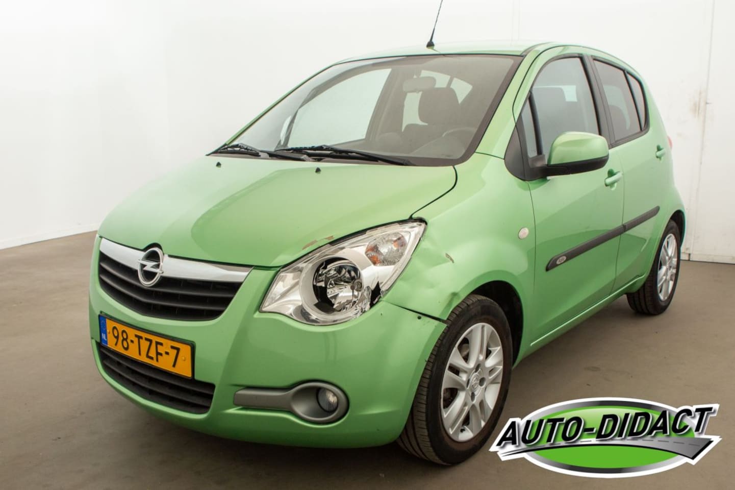 Opel Agila - 1.0 Edition Airco - AutoWereld.nl