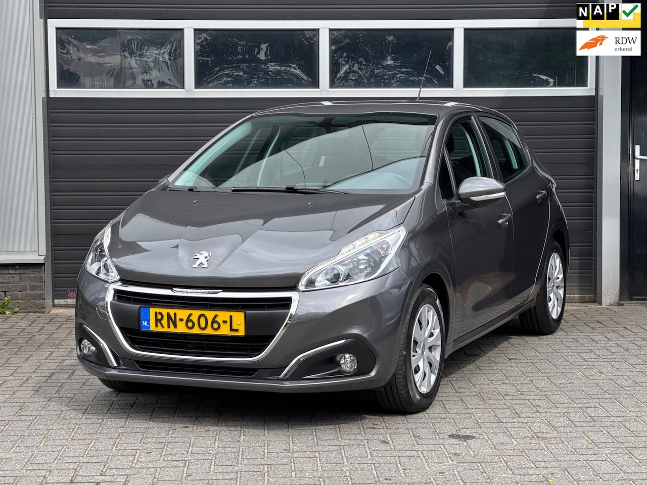 Peugeot 208 - 1.2 PureTech Blue Lion Navi, Airco, Cruise Control, NAP - AutoWereld.nl