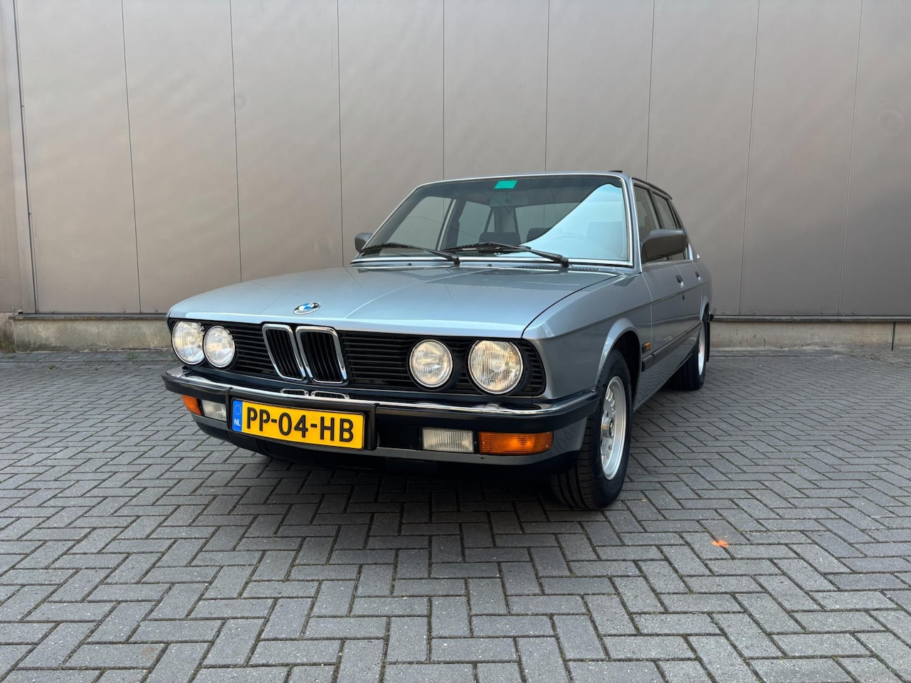 BMW 5-serie - 520i 520i - AutoWereld.nl