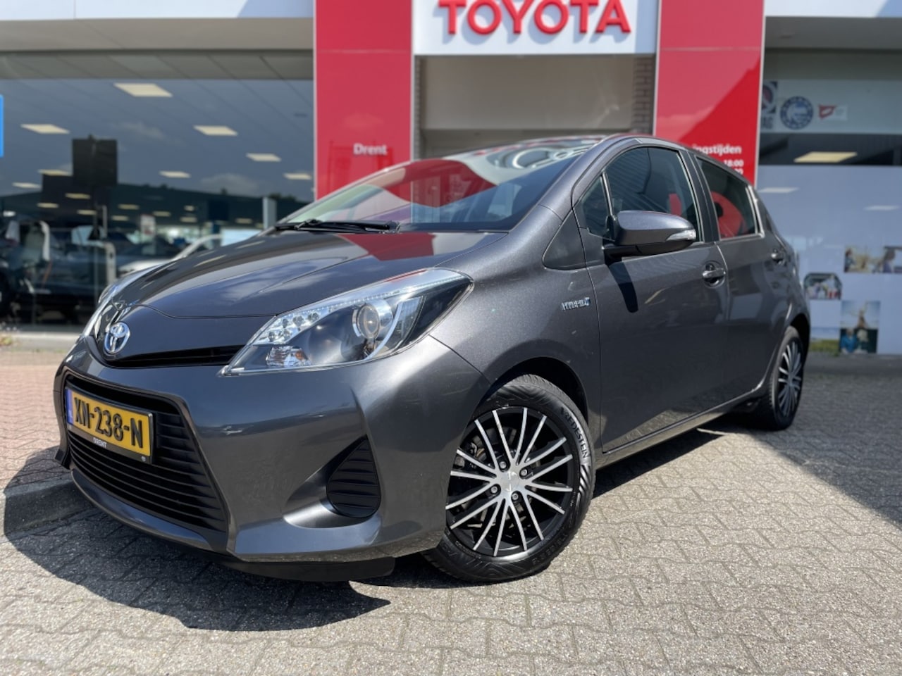 Toyota Yaris - 1.5 Full Hybrid Aspiration | Stoelverwarming | Cruise Control | - AutoWereld.nl