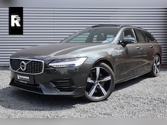Volvo V90 - 2.0 T8 AWD R-Design Panorama dak / Adaptieve Cruise / Camera / Pine Grey