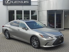 Lexus ES - 300h Business Line NWE MODEL BLIND SPOT STUURVERW STOELVERW SCHUIF/KANTELDAK PARK-SENSOREN